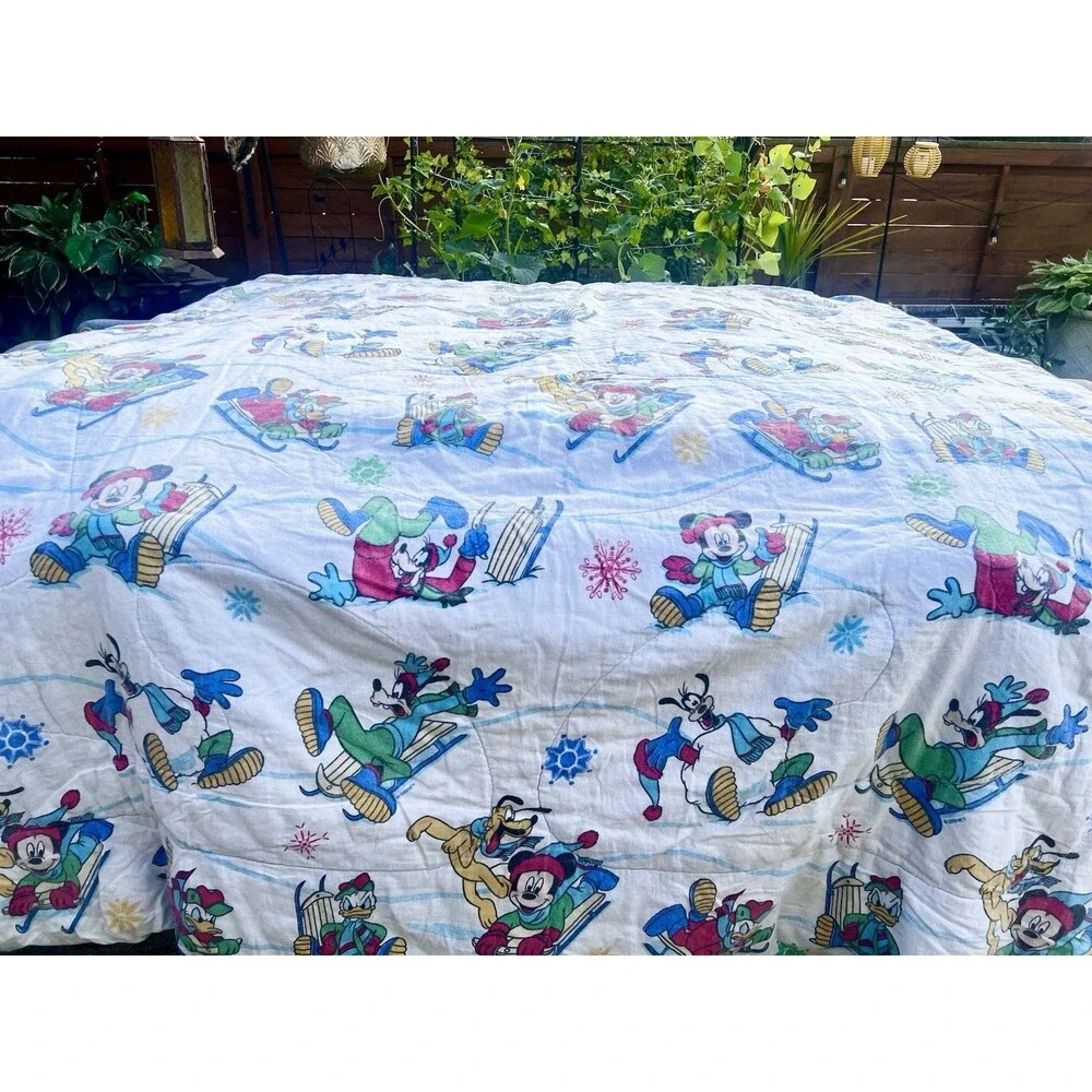 1980s Vintage Disney Mickey & Friends Winter Twin Comforter Bedspread Official